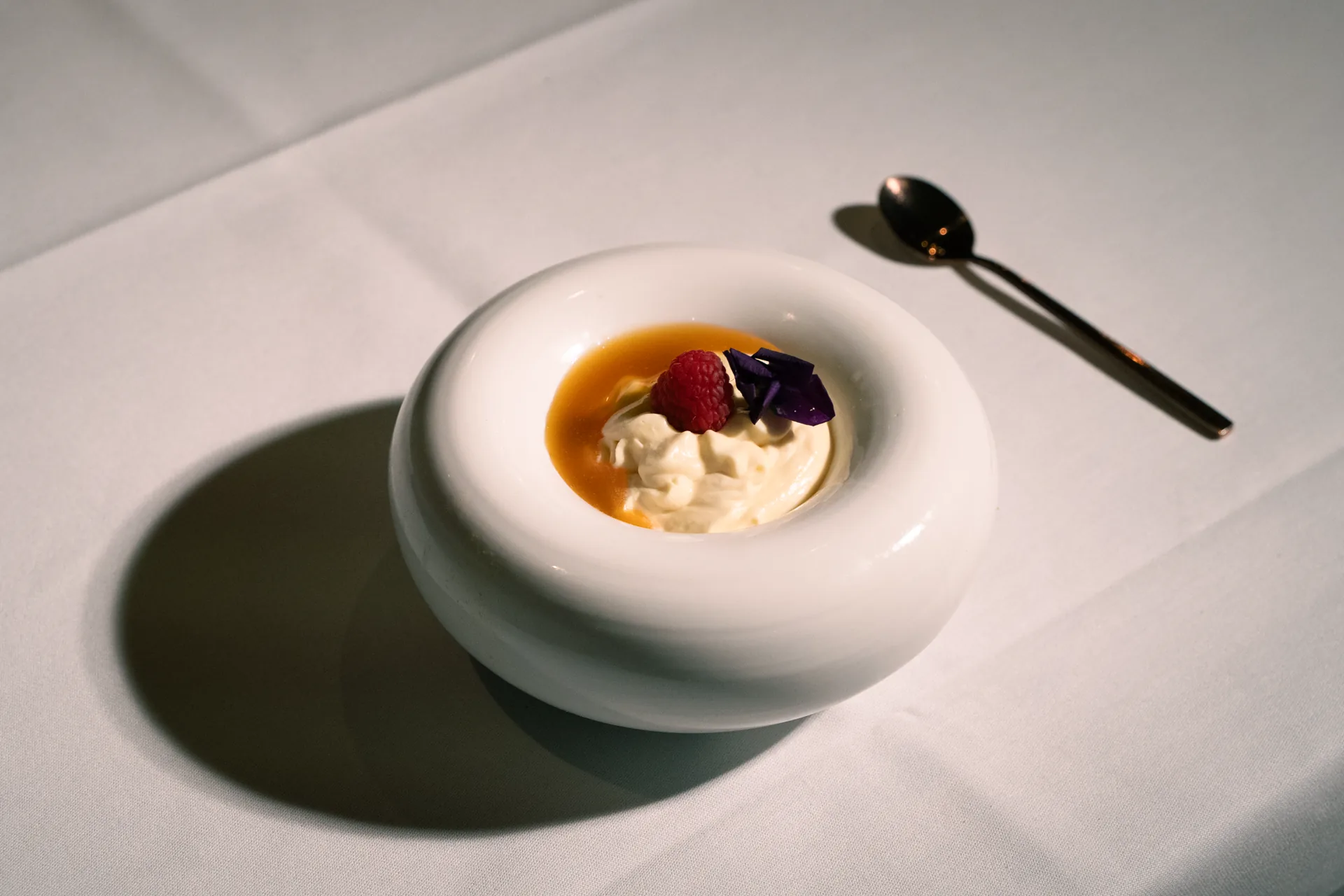 Vanille-Panna-Cotta mit Beere — Dessert Premium Catering
